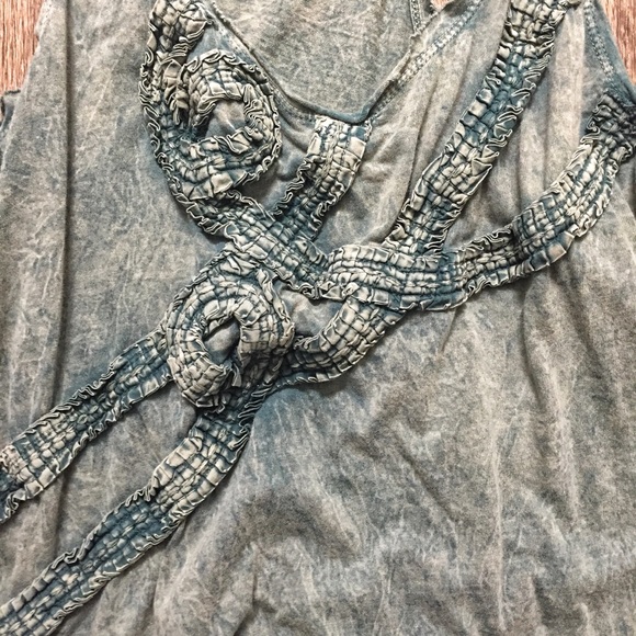 {Ecote} Floral Tank - Picture 2 of 2